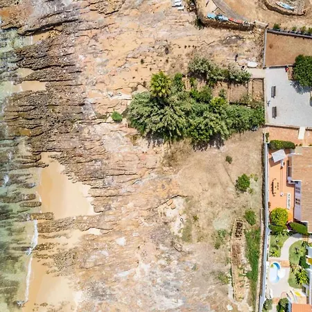 Majestic Oceanfront Retreat 4 Bedrooms Fantastic Frontline Location Direct Access To The Sea And Da