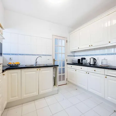 Majestic Oceanfront Retreat 4 Bedrooms Fantastic Frontline Location Direct Access To The Sea And Da 别墅 *