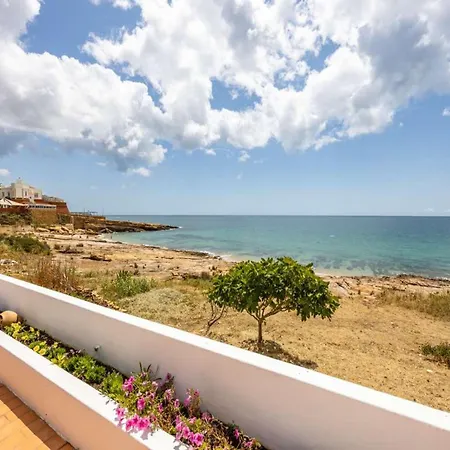Majestic Oceanfront Retreat 4 Bedrooms Fantastic Frontline Location Direct Access To The Sea And Da 빌라