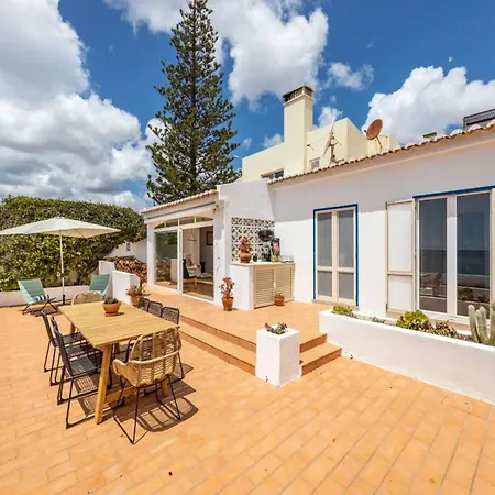 Majestic Oceanfront Retreat 4 Bedrooms Fantastic Frontline Location Direct Access To The Sea And Da 빌라 *