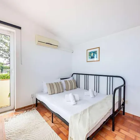 Villa Majestic Oceanfront Retreat 4 Bedrooms Fantastic Frontline Location Direct Access To The Sea And Da