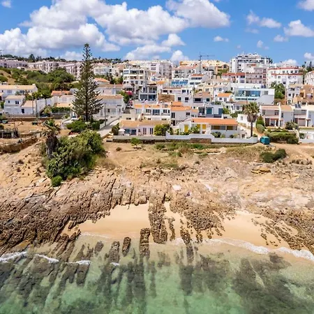 Majestic Oceanfront Retreat 4 Bedrooms Fantastic Frontline Location Direct Access To The Sea And Da 빌라