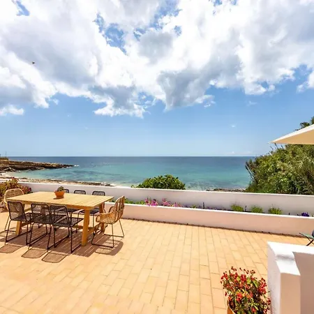 Majestic Oceanfront Retreat 4 Bedrooms Fantastic Frontline Location Direct Access To The Sea And Da *
