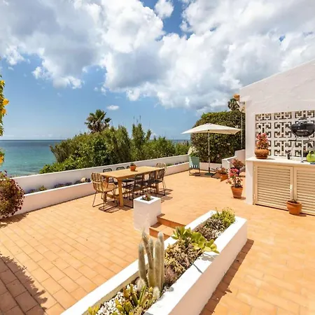 Majestic Oceanfront Retreat 4 Bedrooms Fantastic Frontline Location Direct Access To The Sea And Da Luz