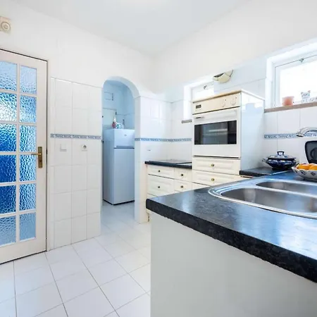 Majestic Oceanfront Retreat 4 Bedrooms Fantastic Frontline Location Direct Access To The Sea And Da Villa *